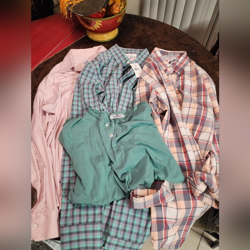 Mizzen and main lot of 4 shirts large-long.   Bin 6